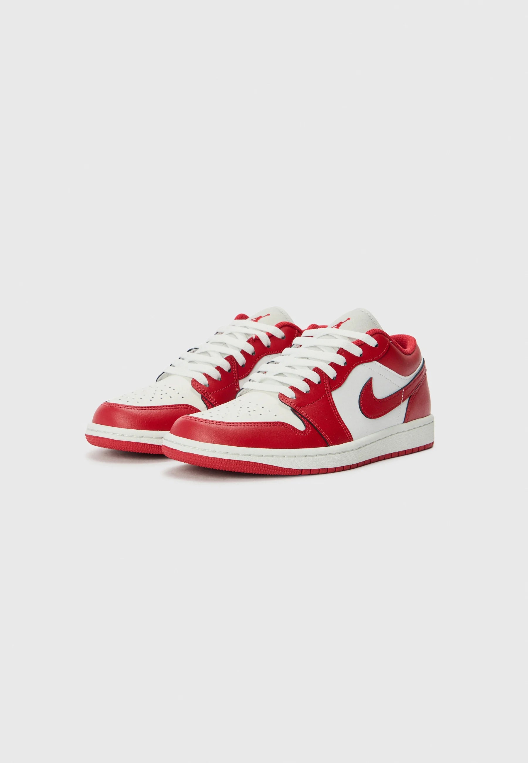 Jordan 1 low 'Varsity red'