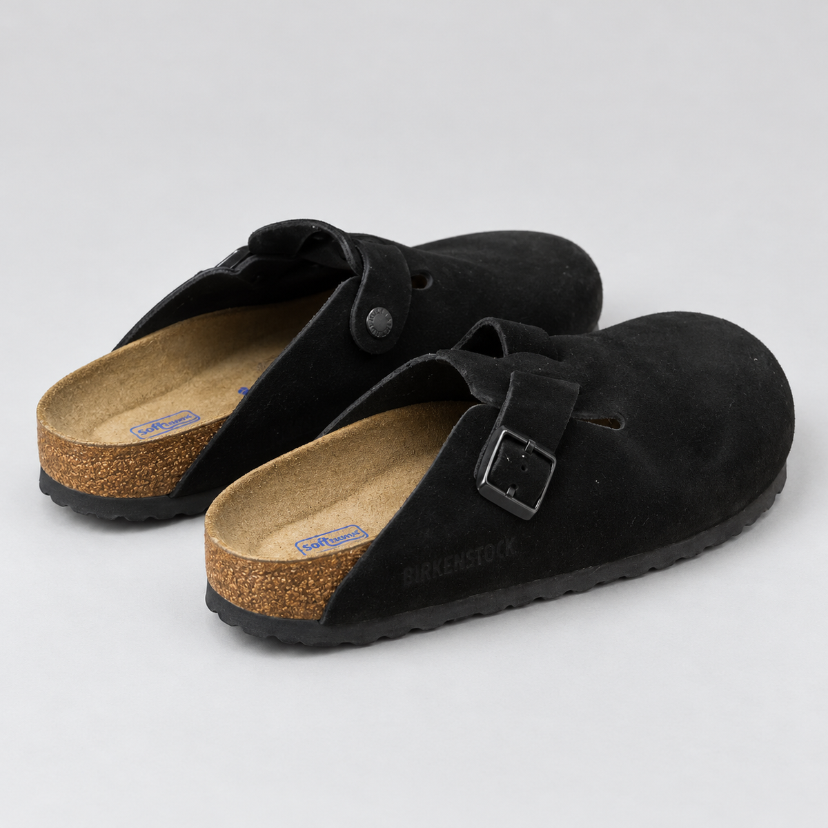 Birkenstock Boston svart, snett bakifrån