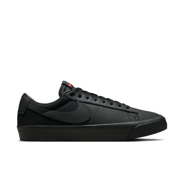 ZOOM BLAZER LOW PRO GT ISO – BLACK / BLACK