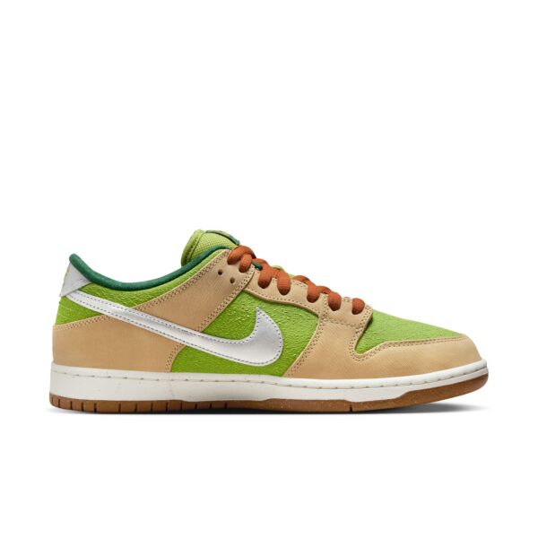 DUNK LOW PRO ESCARGOT – SESAME / METALLIC SILVER / PEAR
