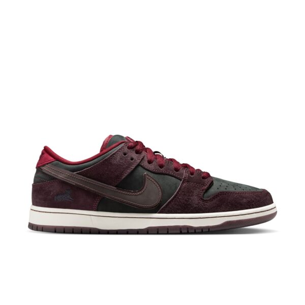 DUNK LOW PRO QS X RIOT SKATESHOP