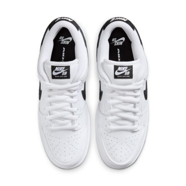 DUNK LOW PRO – WHITE / BLACK