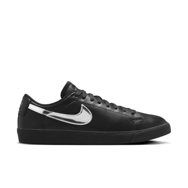 ZOOM BLAZER LOW X DANCER SKATEBOARDS – BLACK / METALLIC SILVER