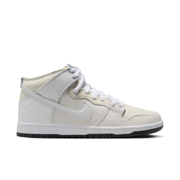 DUNK HIGH QS X ANTIHERO – WHITE / WHITE