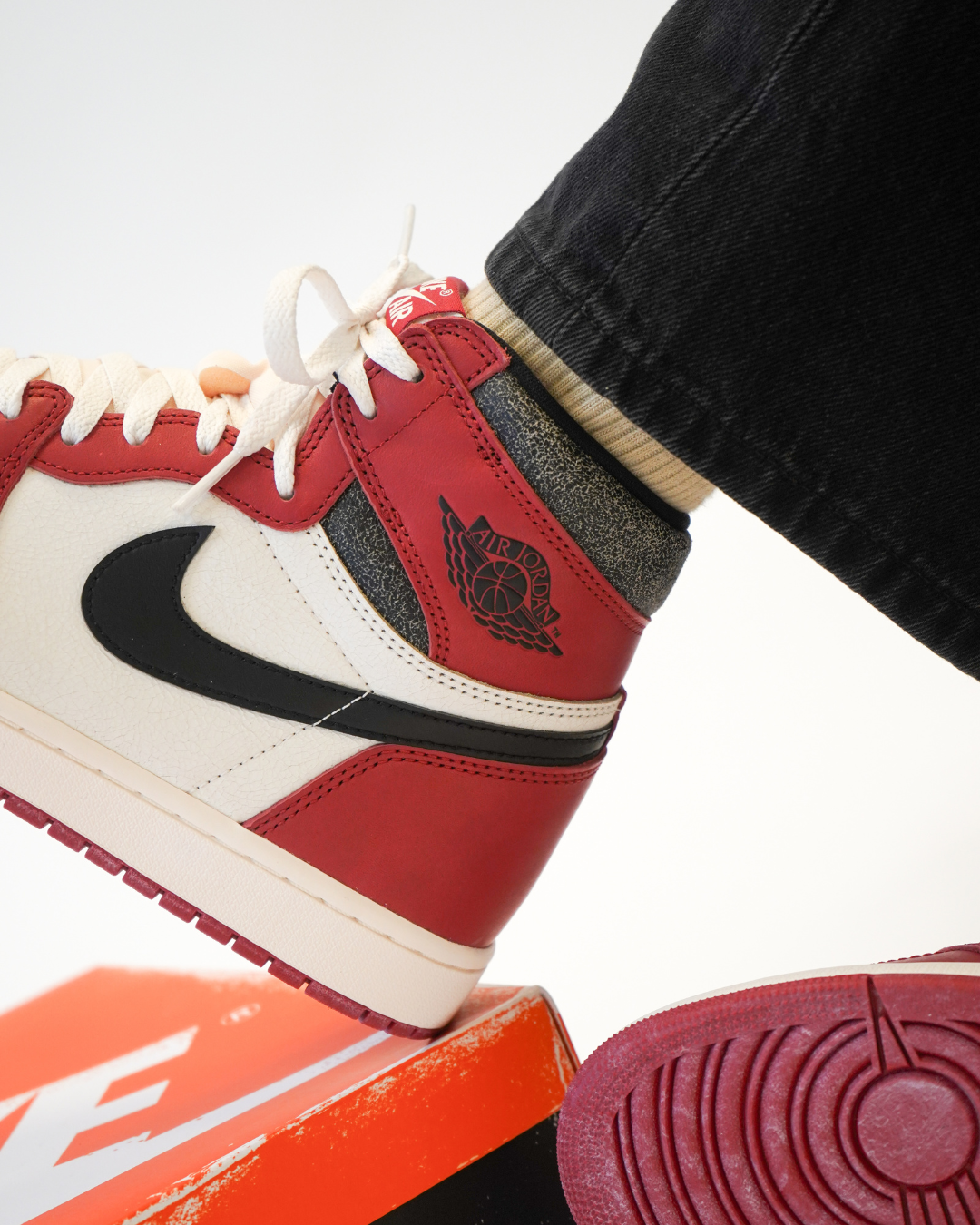Air Jordan 1 Retro High OG Lost and Found