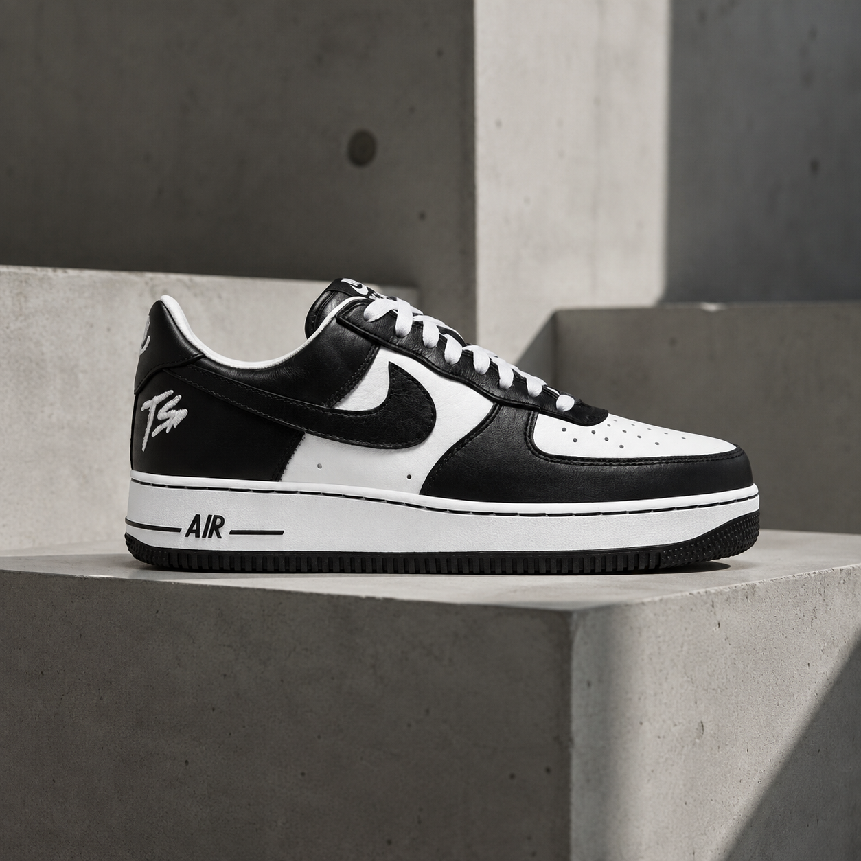 Nike Air Force 1 Low QS TS