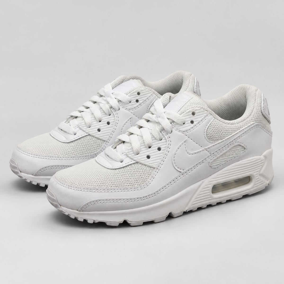 Nike Air Max 90 Vit, snett framifrån